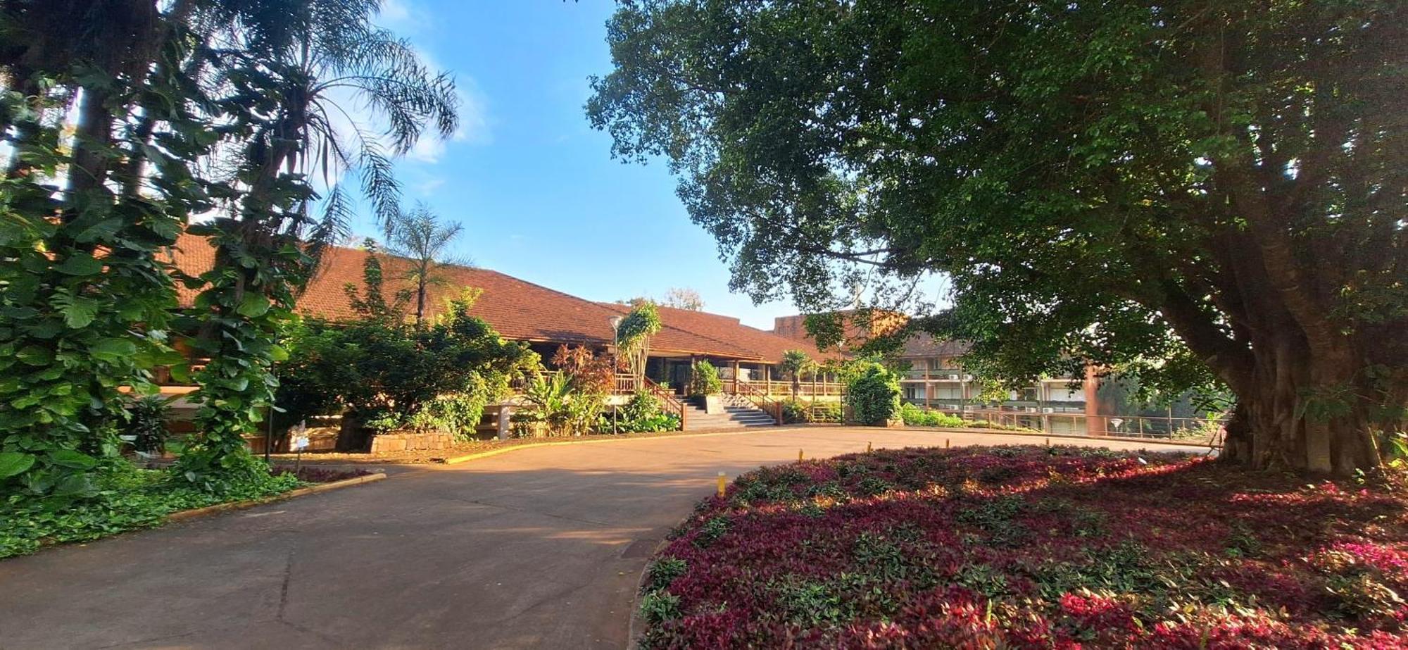 Hotel Raices Esturion Puerto Iguazu Exterior photo