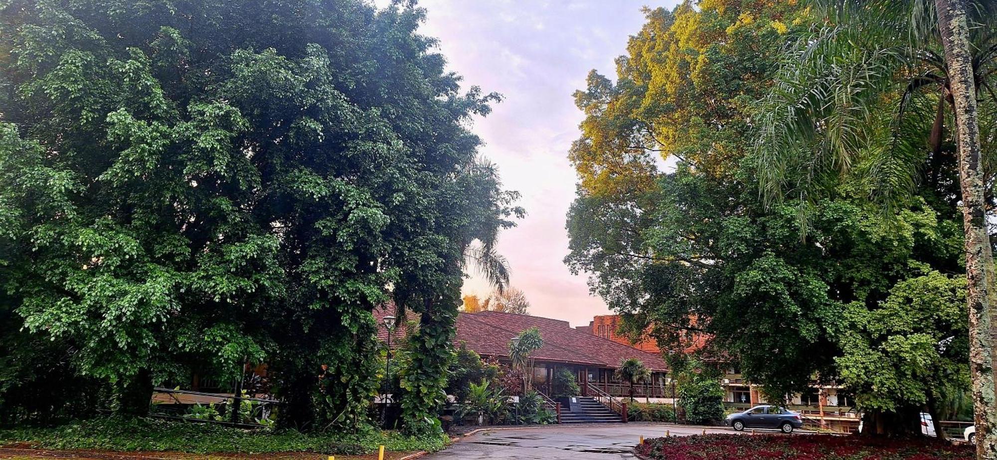 Hotel Raices Esturion Puerto Iguazu Exterior photo